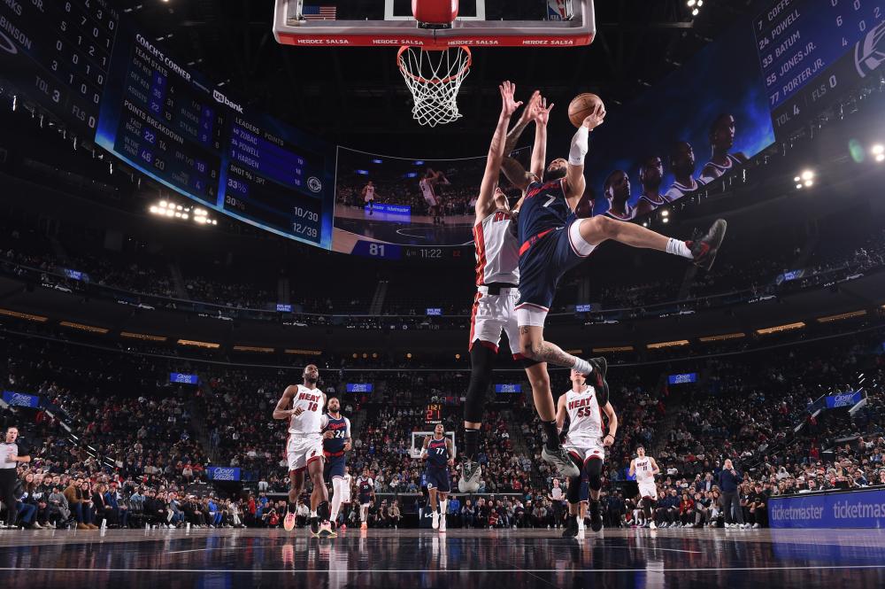 能在防守端 能在防守端