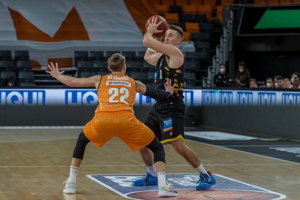 内外俱乐部 内外俱乐部