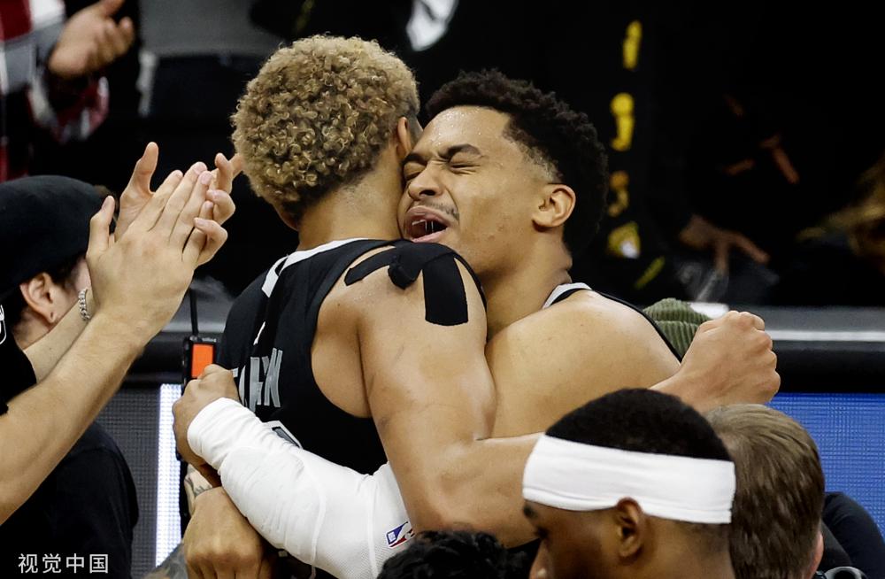 这不仅给他 这不仅给他